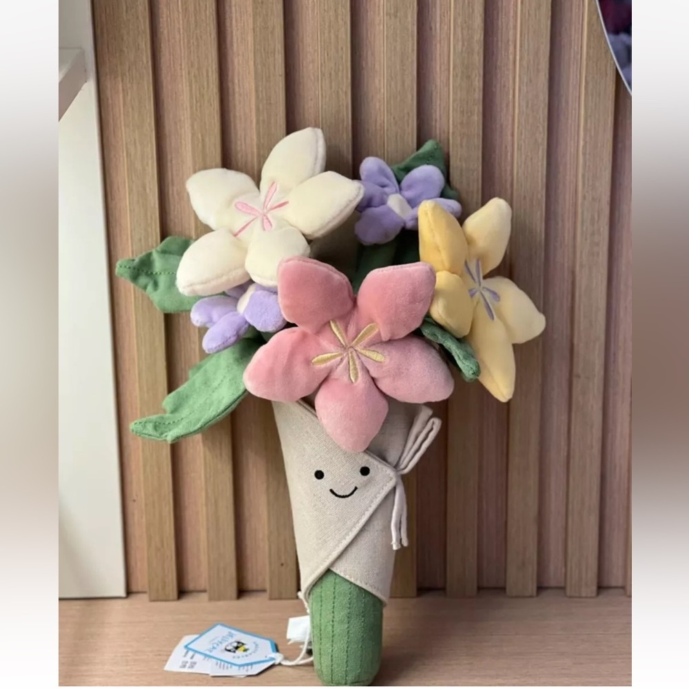 Jellycat Amuseables Bouquet Of Flowers Collectible Brand New with Tags (BNWT)